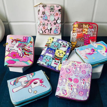 Girl Fashion: The Trendy Hand Wallet Designed for Today's Stylish Girls