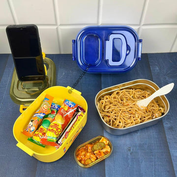 Space-Themed Lunch Box: 700ml Capacity with Mobile Holder