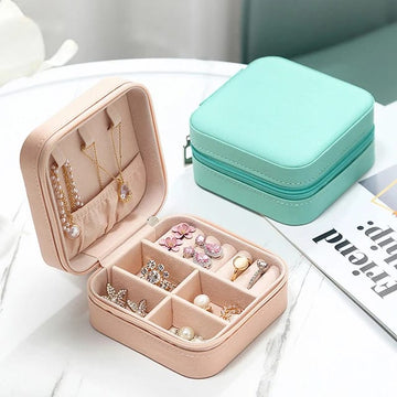 Efficient and Elegant Mini Jewellery Box: Neatly Store and Safeguard Your Precious Accessories (Random Colour)
