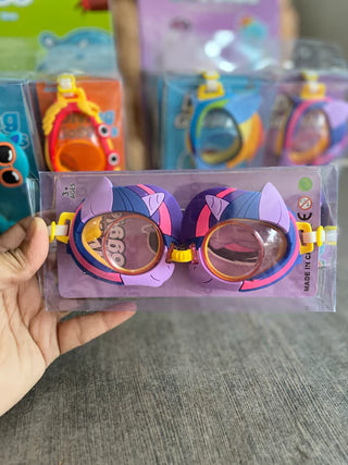 swimming goggle