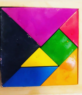 Tangram Design Crayons Set of 7